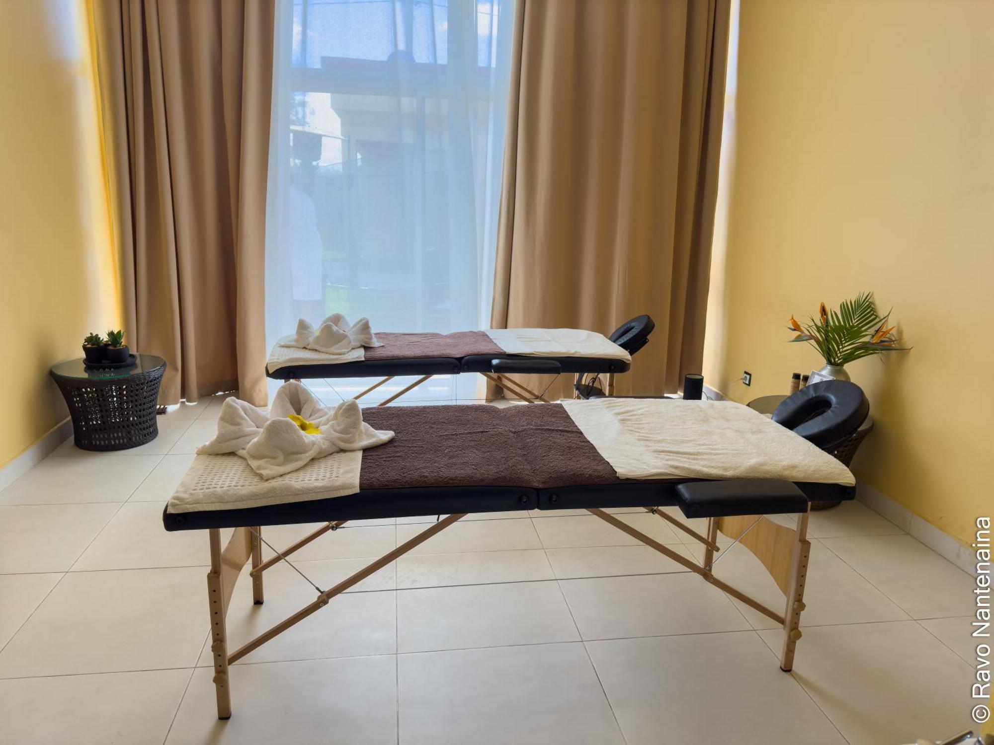 Hotel Menabe'L Antsirabe Bagian luar foto