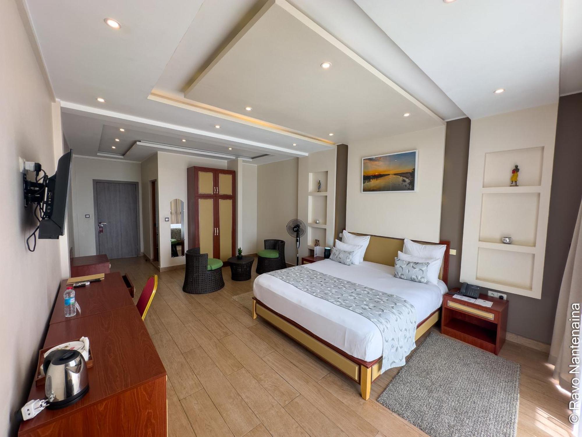 Hotel Menabe'L Antsirabe Bagian luar foto
