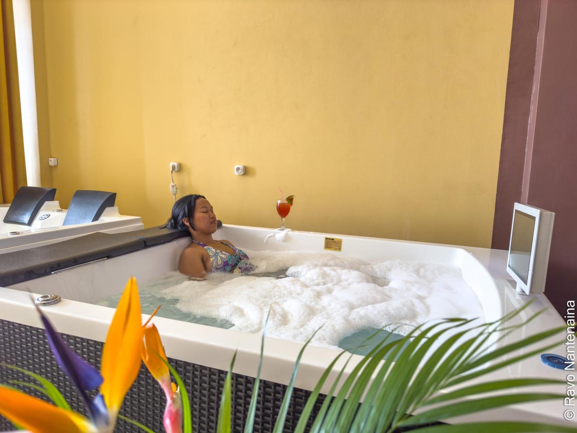 Hotel Menabe'L Antsirabe Bagian luar foto